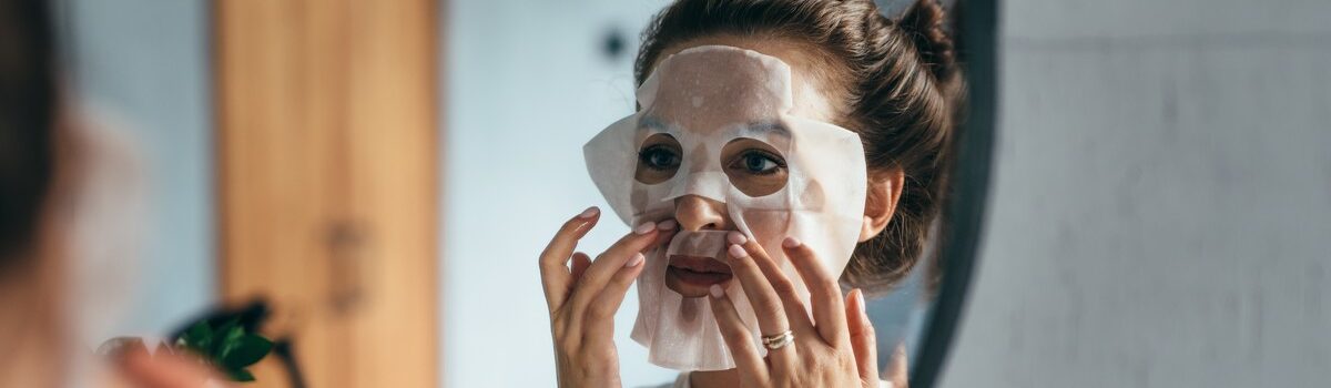 Czy po masce w płachcie nakłada się krem?